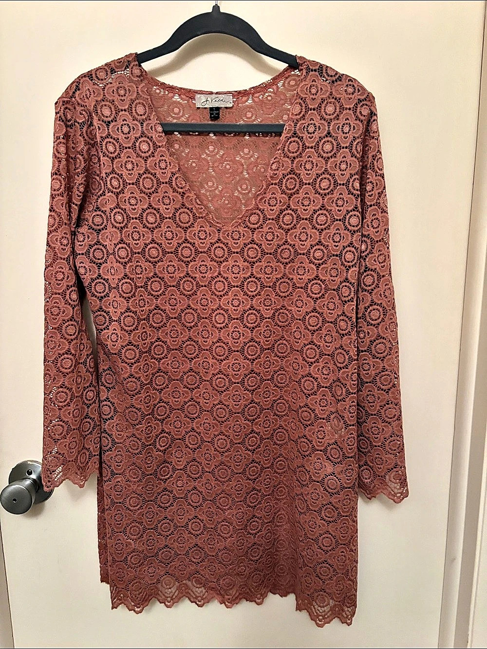 J Kara Lace Blouse in Pink Size Small Like New